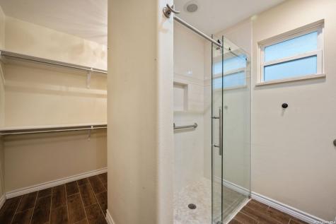 533 Indian Crossing Jourdanton TX 78026