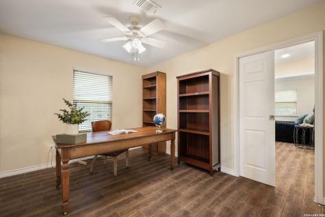 533 Indian Crossing Jourdanton TX 78026