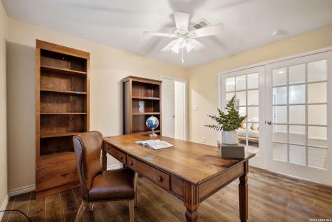 533 Indian Crossing Jourdanton TX 78026