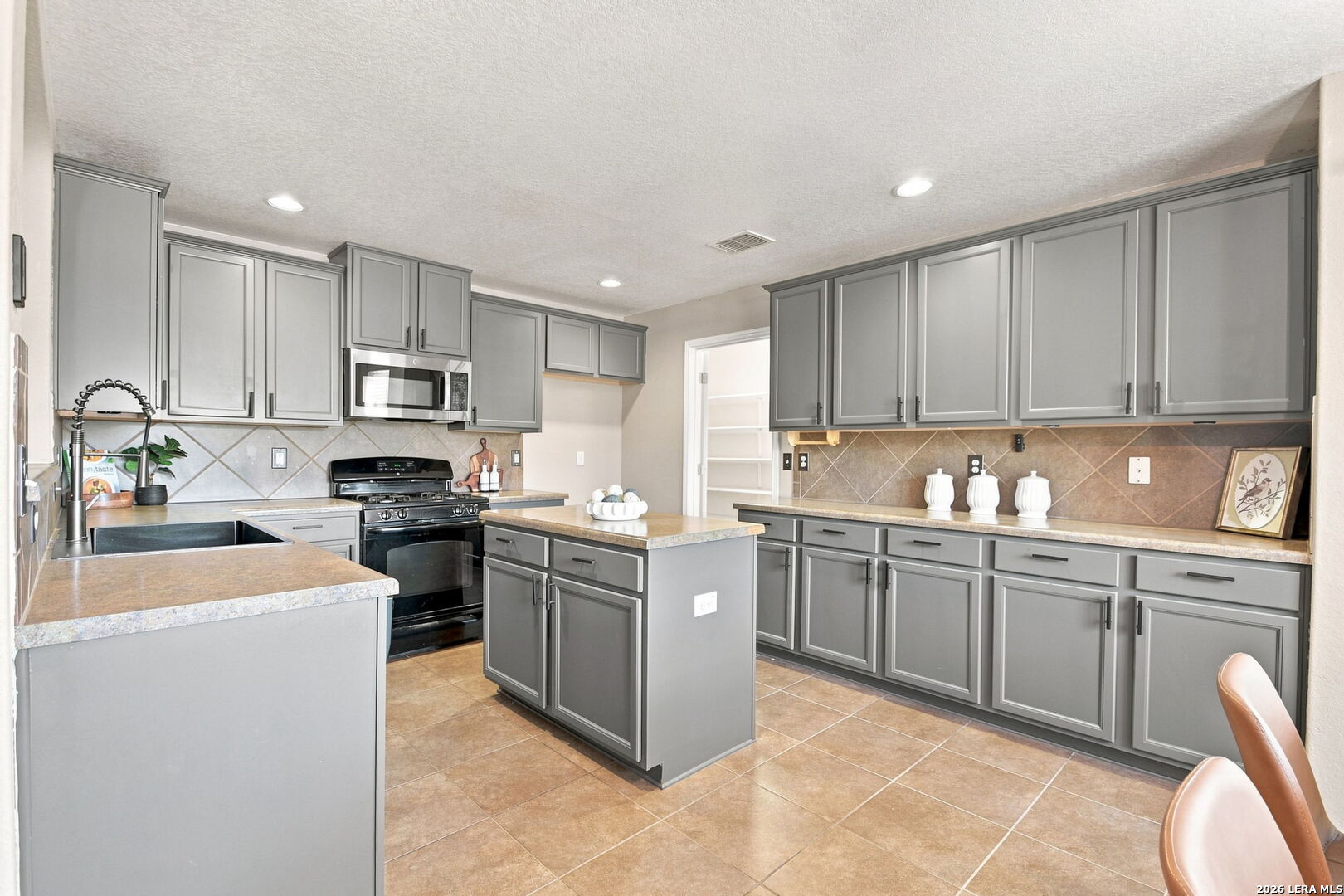 283 Reeves Garden San Antonio TX 78253