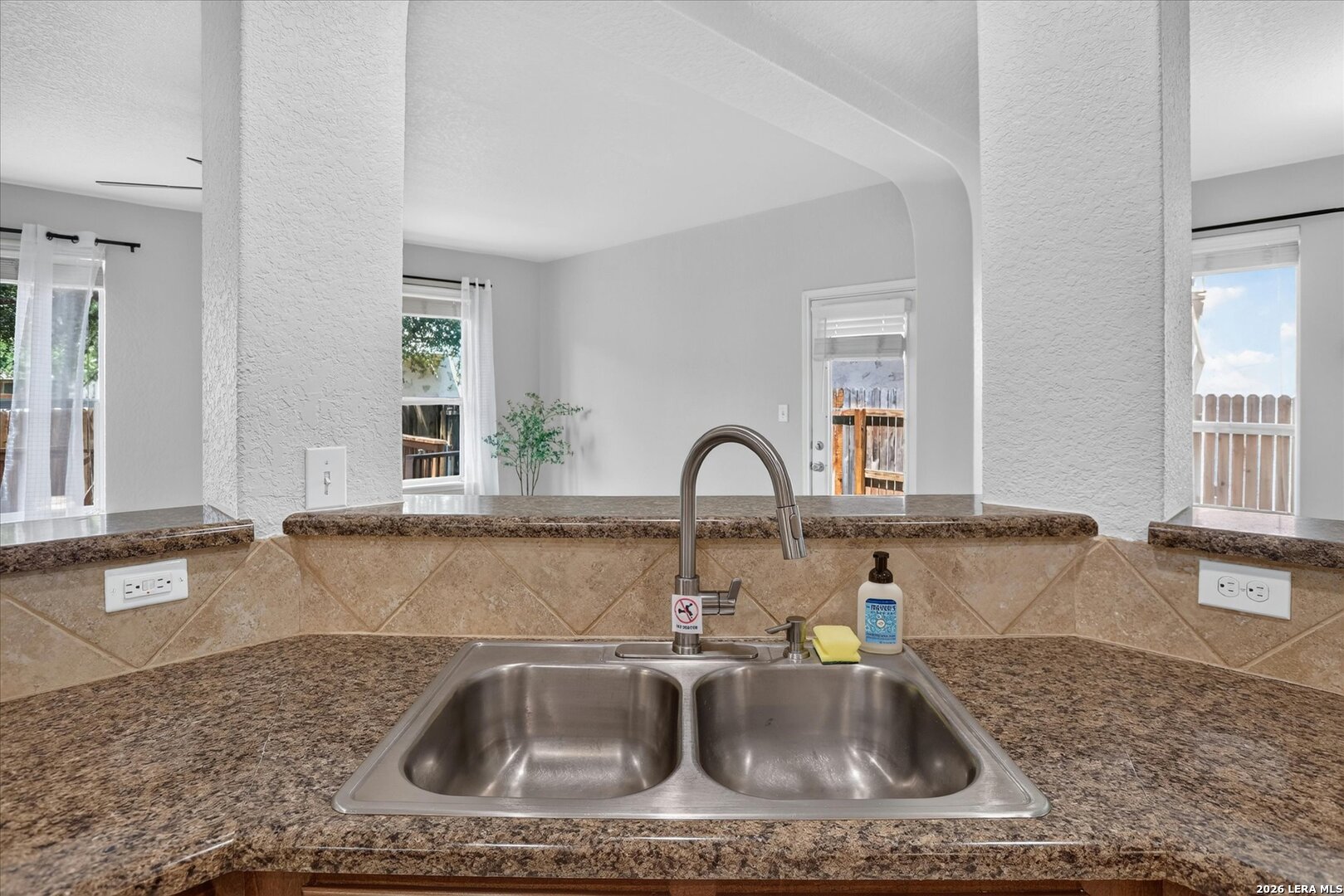 6913 Abbey Falls San Antonio TX 78249