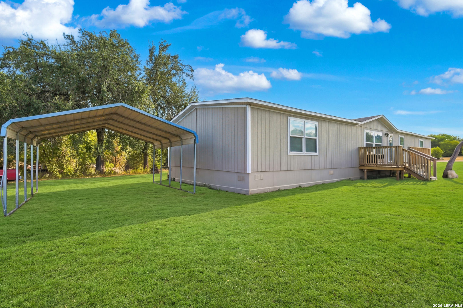 955 County Road 6753 Devine TX 78016