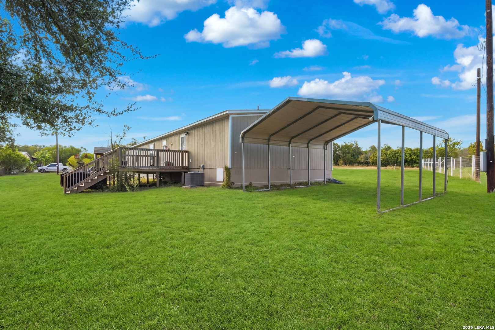 955 County Road 6753 Devine TX 78016