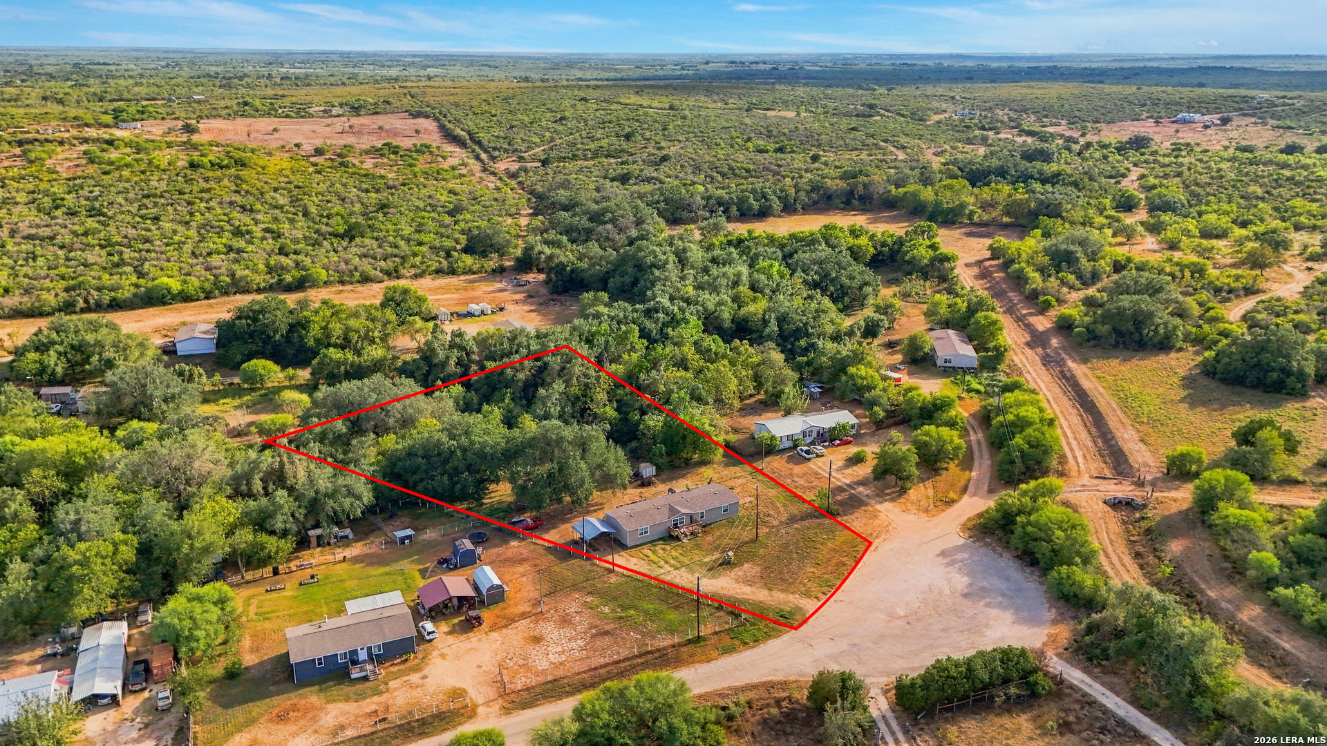 955 County Road 6753 Devine TX 78016