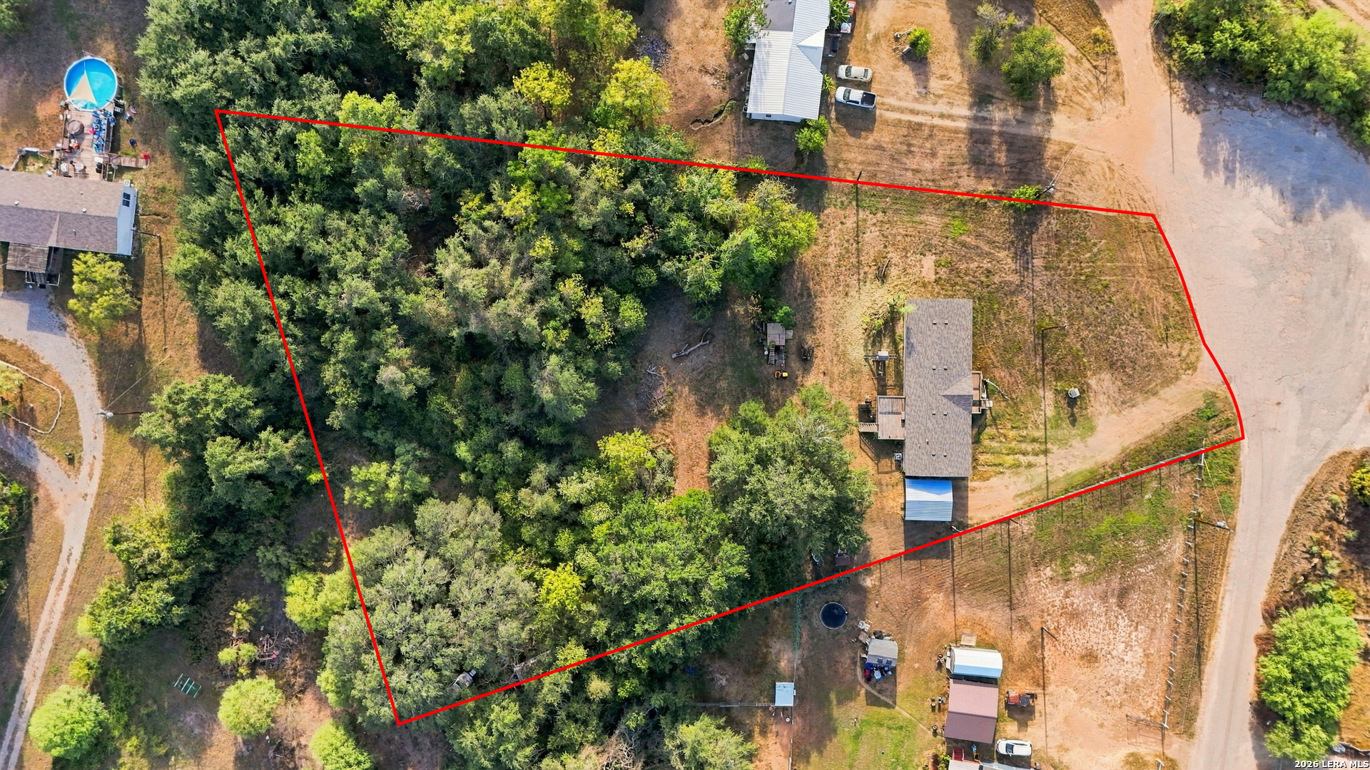 955 County Road 6753 Devine TX 78016