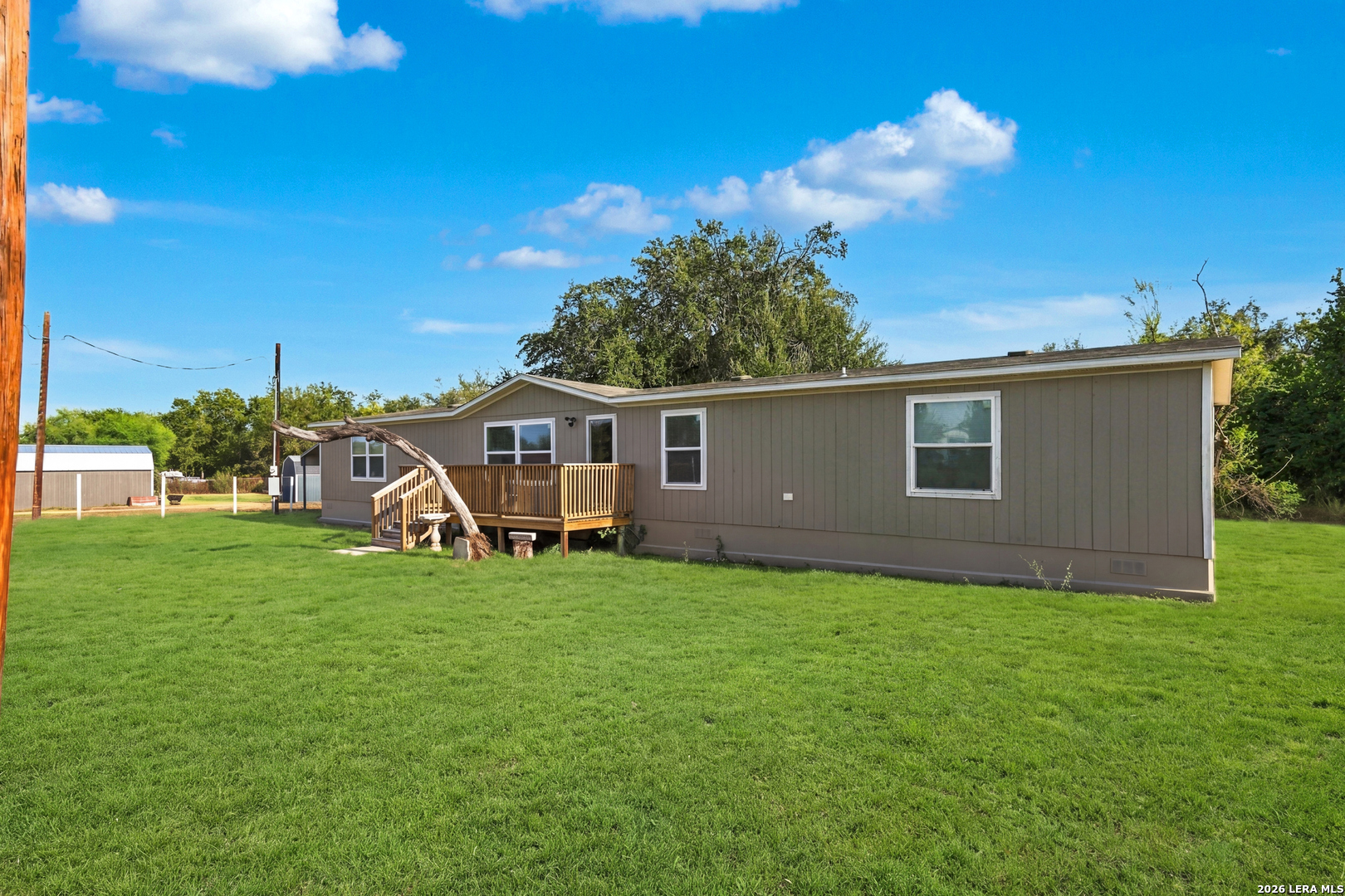 955 County Road 6753 Devine TX 78016