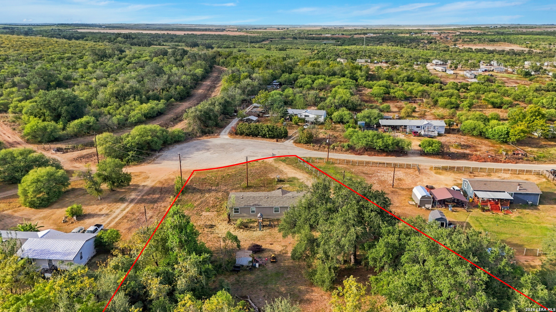 955 County Road 6753 Devine TX 78016