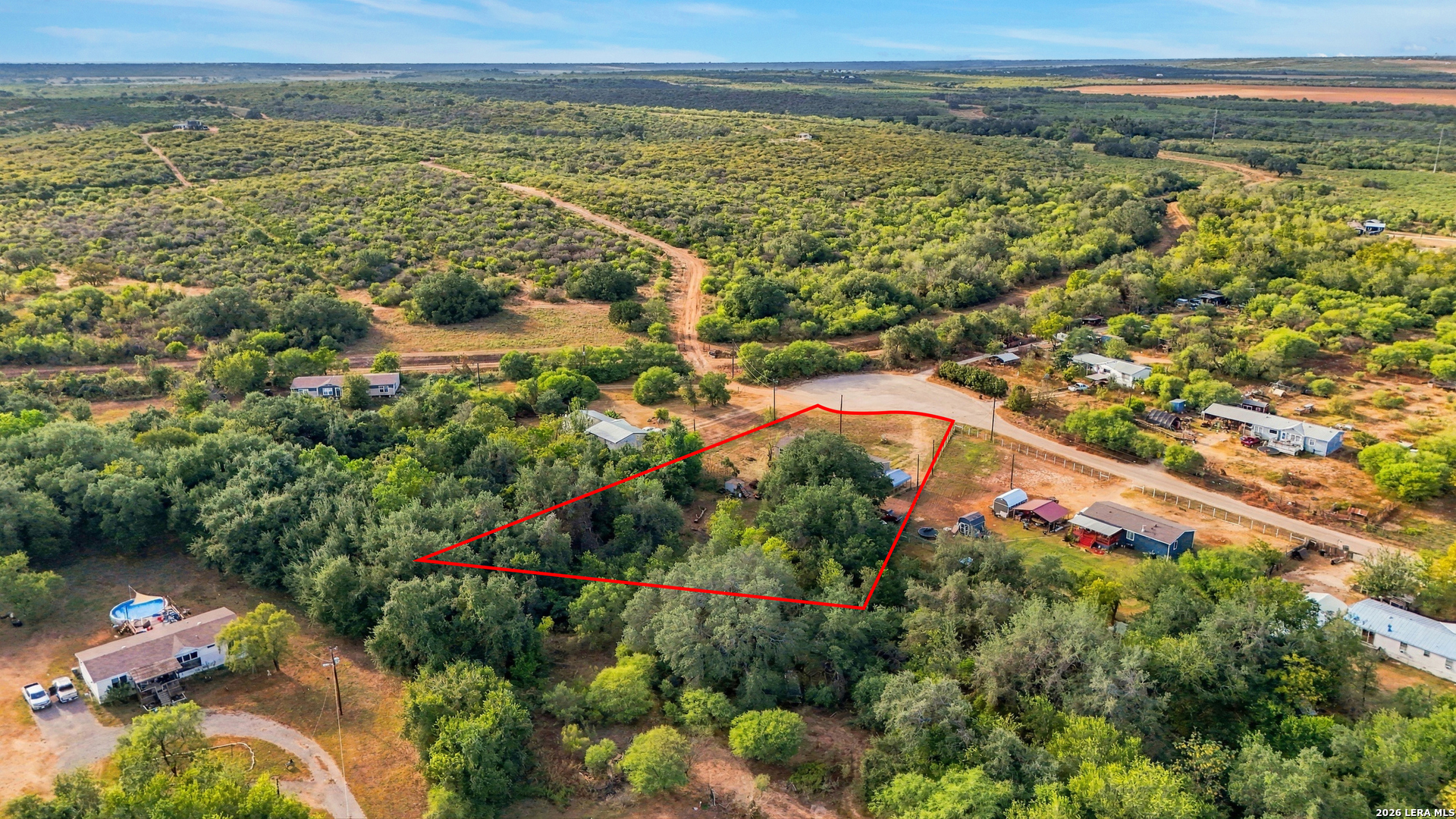 955 County Road 6753 Devine TX 78016