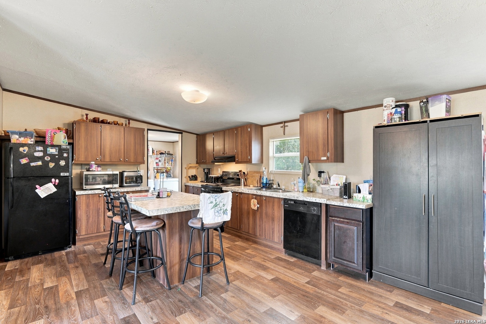 955 County Road 6753 Devine TX 78016