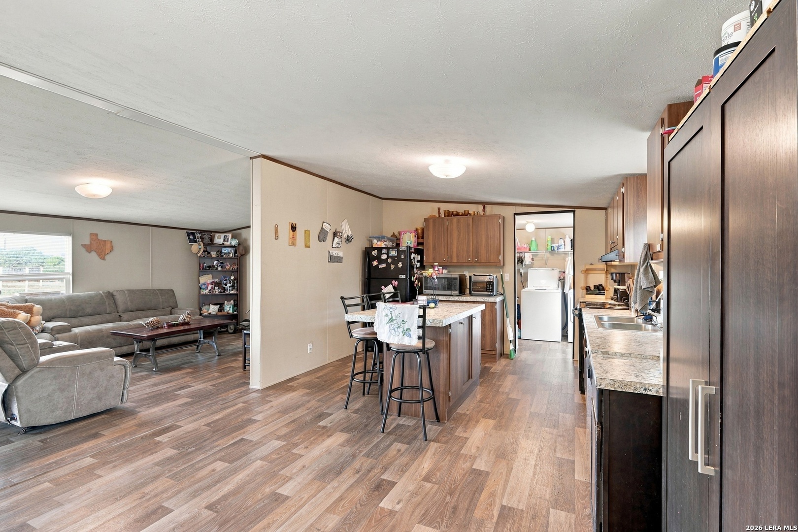 955 County Road 6753 Devine TX 78016
