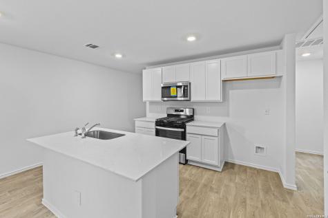 16068 Mahogany Way Elmendorf TX 78112