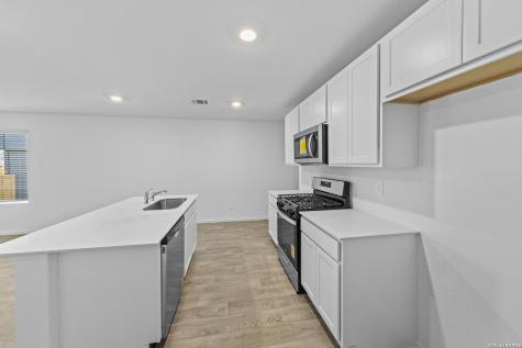 16068 Mahogany Way Elmendorf TX 78112