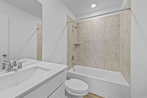 16068 Mahogany Way Elmendorf TX 78112