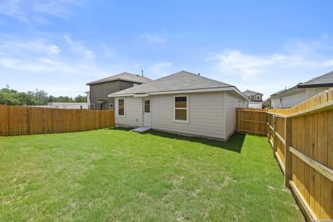16068 Mahogany Way Elmendorf TX 78112
