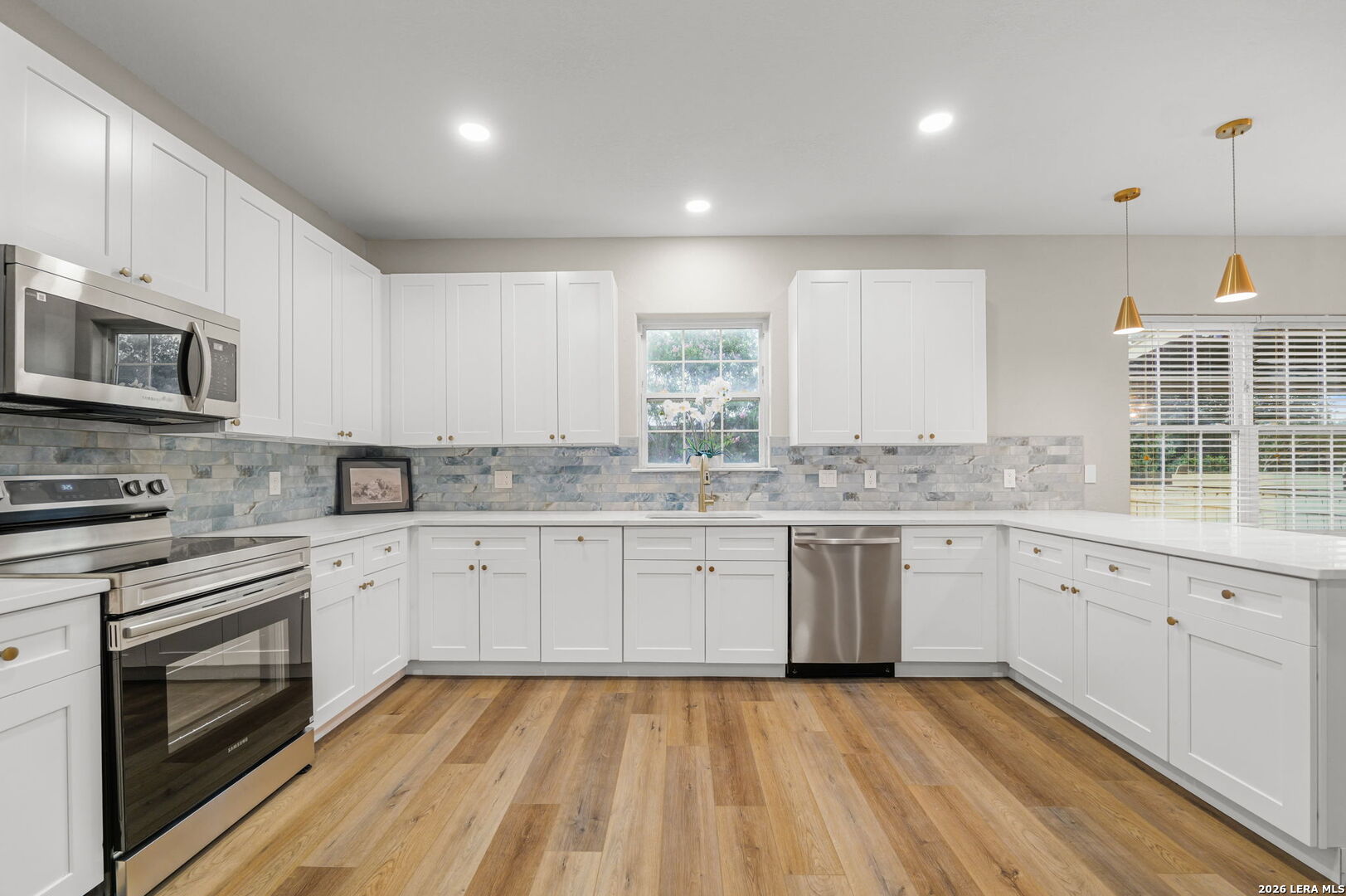 403 E Vista Ridge San Antonio TX 78260