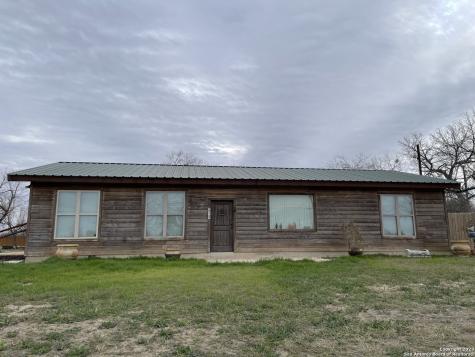 213 County Road 5635 Castroville TX 78009