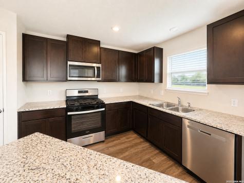 1074 Cozumel Emerald San Antonio TX 78253