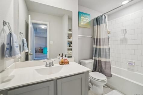 8915 Portobello Way Converse TX 78109