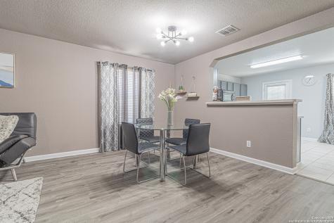 7911 Saratoga Selma TX 78154