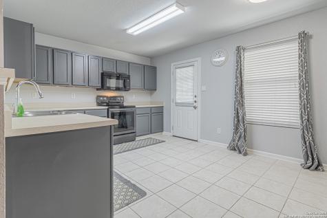 7911 Saratoga Selma TX 78154