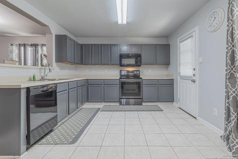 7911 Saratoga Selma TX 78154