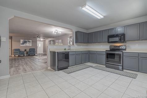 7911 Saratoga Selma TX 78154
