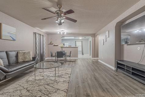 7911 Saratoga Selma TX 78154