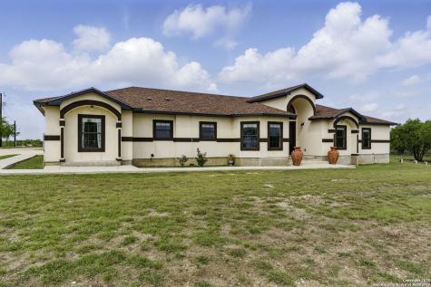 1110 Atascosa County Road 101 Floresville TX 78114