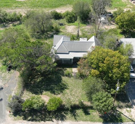 134 Kessler Lane Knippa TX 78870