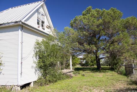 134 Kessler Lane Knippa TX 78870