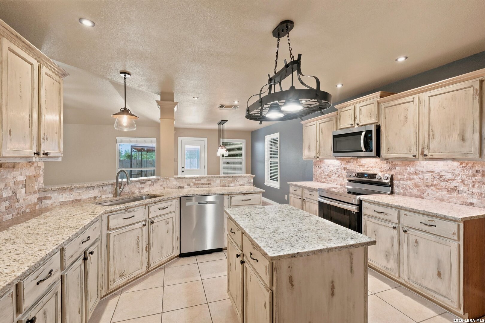 9222 Cedar Point Helotes TX 78023