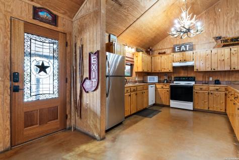 19 Wisteria Way Concan TX 78838