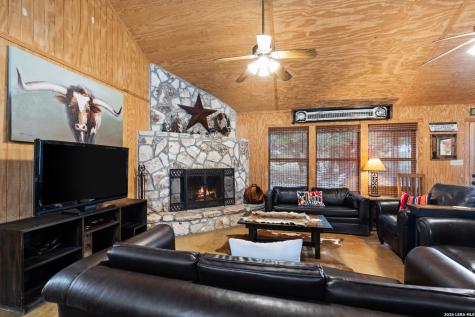 19 Wisteria Way Concan TX 78838