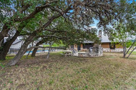 19 Wisteria Way Concan TX 78838