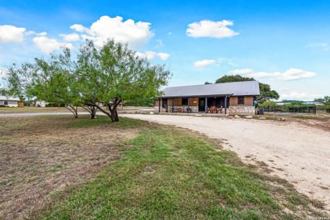 19 Wisteria Way Concan TX 78838