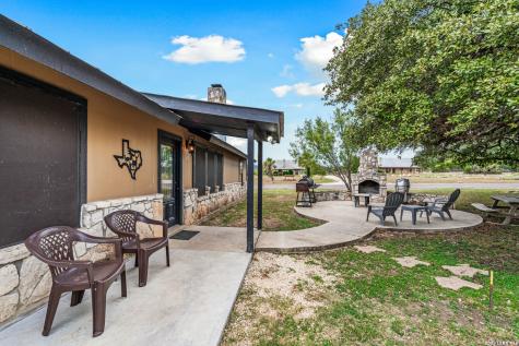 19 Wisteria Way Concan TX 78838