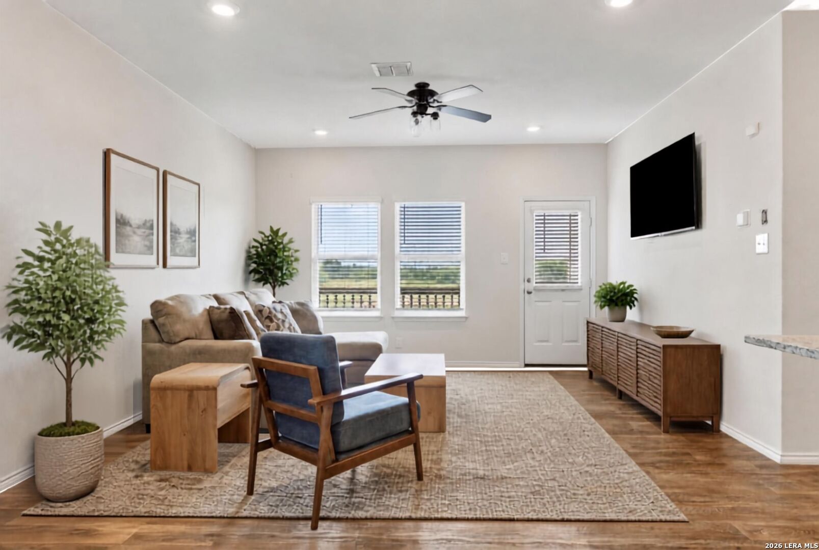 469 Middle Green Loop Floresville TX 78114