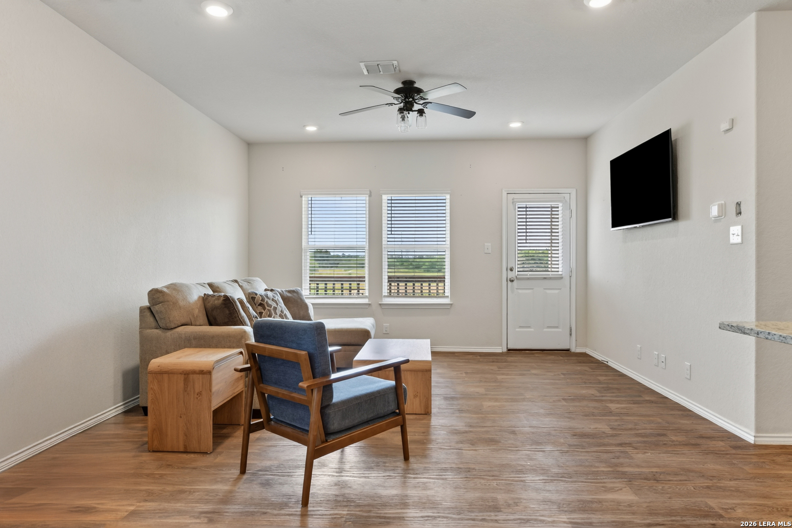 469 Middle Green Loop Floresville TX 78114