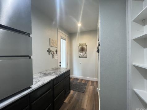 574 County Road 660 Devine TX 78016