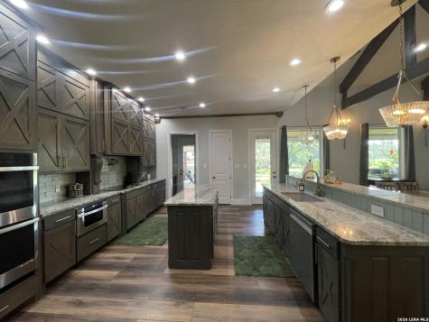 574 County Road 660 Devine TX 78016