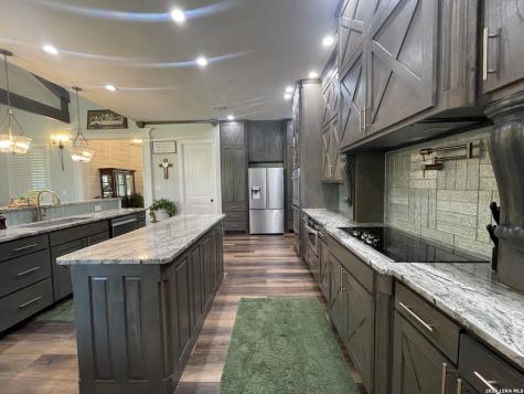 574 County Road 660 Devine TX 78016