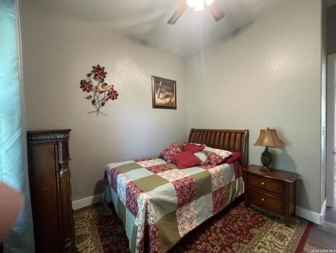 574 County Road 660 Devine TX 78016