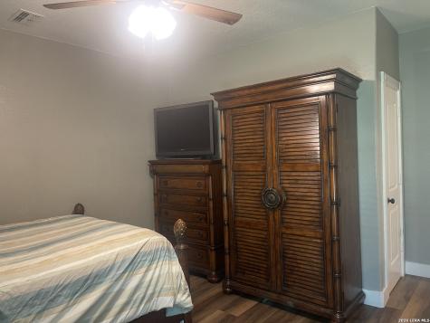 574 County Road 660 Devine TX 78016