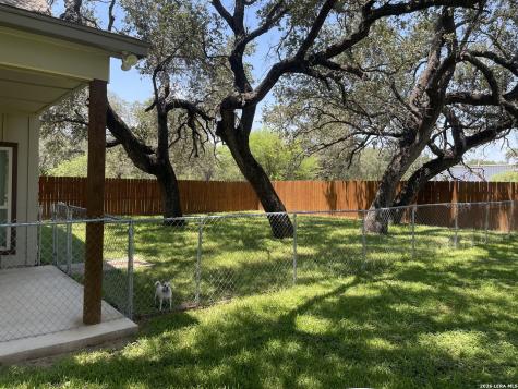 574 County Road 660 Devine TX 78016