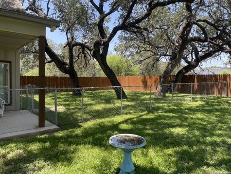 574 County Road 660 Devine TX 78016