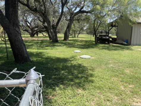 574 County Road 660 Devine TX 78016