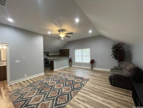 574 County Road 660 Devine TX 78016