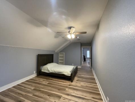 574 County Road 660 Devine TX 78016