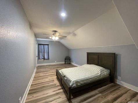 574 County Road 660 Devine TX 78016