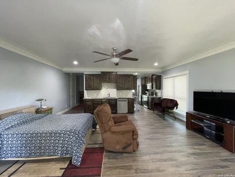 574 County Road 660 Devine TX 78016